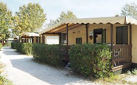 Comfortabele Familie Chalets Met Veranda Incl Airco Dichtbij Zee!